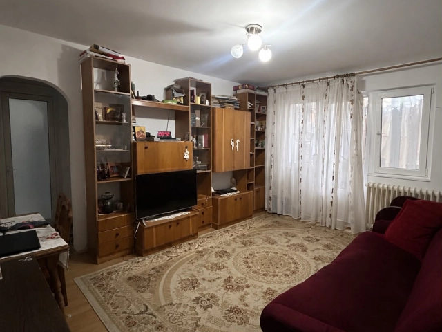 Apartament 3 camere - Pacurari