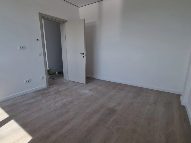 Apartament 4 camere - Visani