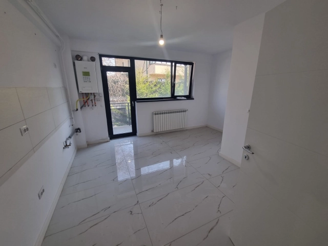 Apartament 3 camere - Tatarasi