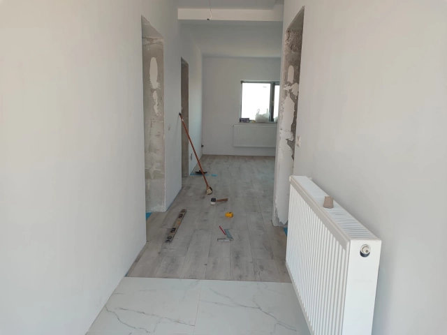 Apartament 4 camere - Miroslava