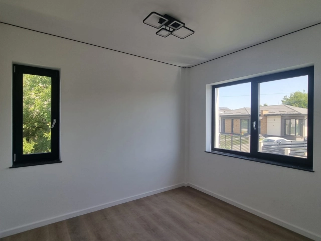 Apartament 4 camere - Visani