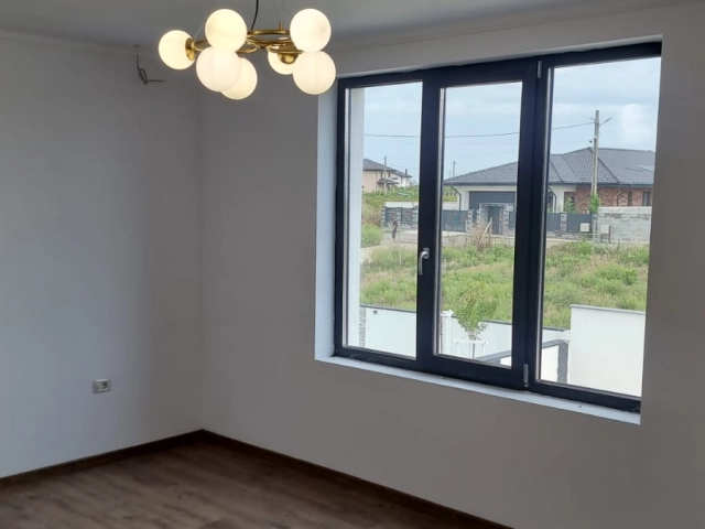 Apartament 5 camere - Bucium