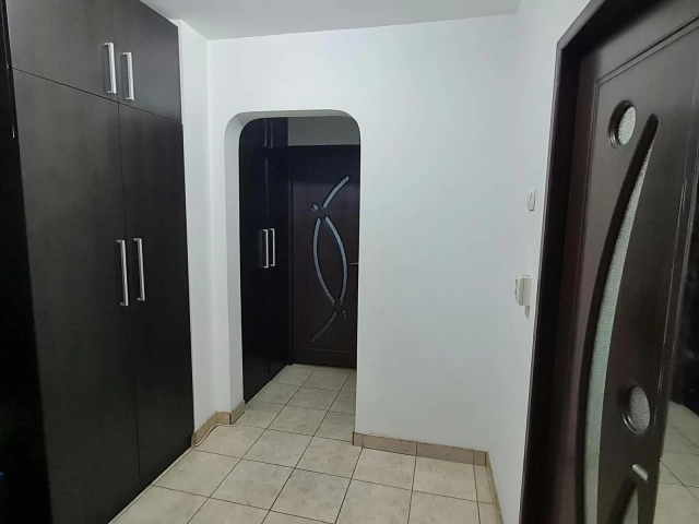 Apartament 2 camere - Podul de Fier