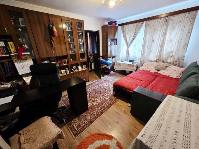 Apartament 3 camere - Alexandru cel Bun