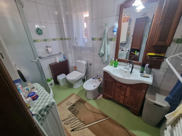 Apartament 6 camere - Tatarasi