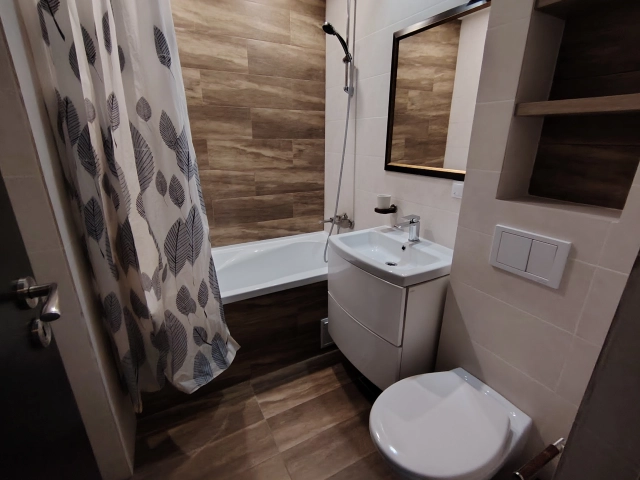 Apartament 3 camere - Podu Ros