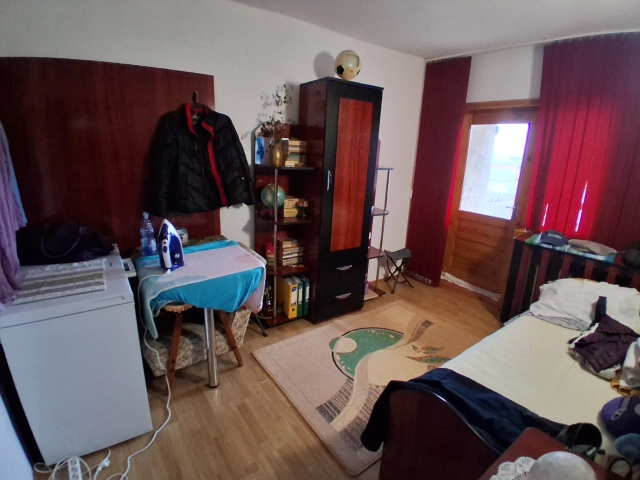 Apartament 4 camere - Pacurari