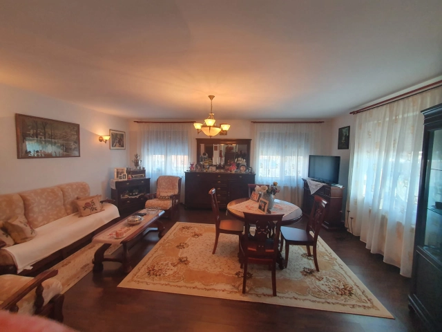 Apartament 5 camere - Popas Pacurari