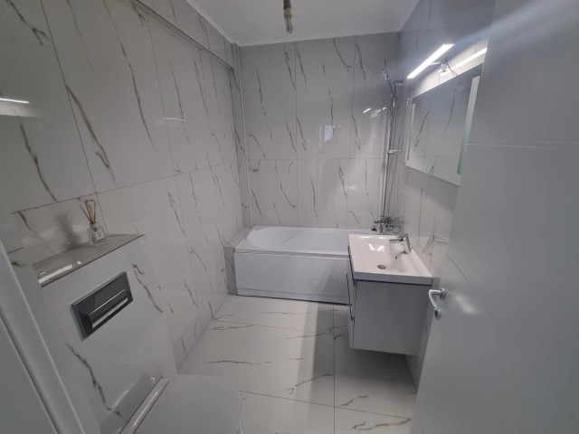 Apartament 3 camere - Tatarasi