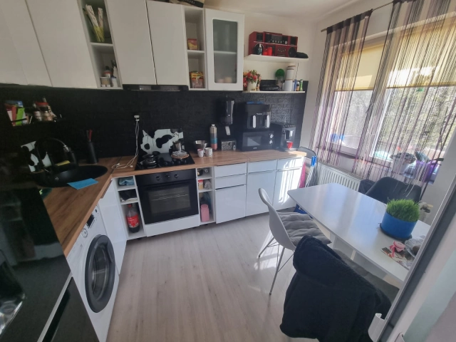 Apartament 6 camere - Tatarasi