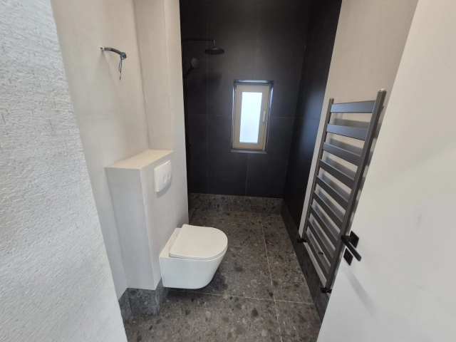 Apartament 5 camere - Miroslava