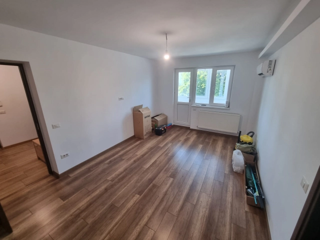 Apartament 3 camere - Tatarasi