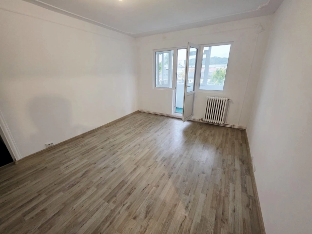 Apartament 3 camere - Alexandru cel Bun