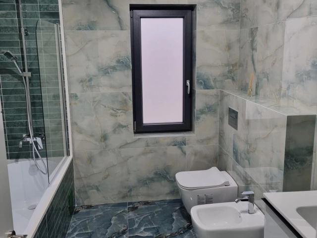Apartament 4 camere - Miroslava