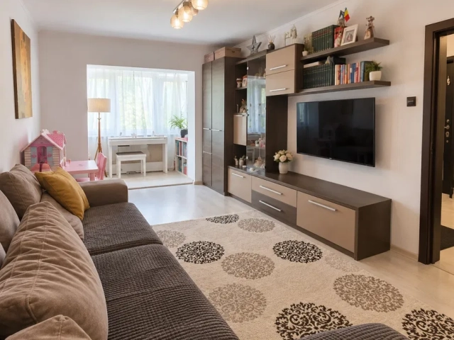 Apartament 3 camere - Podul de Fier
