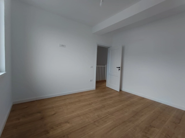 Apartament 4 camere - Valea Lupului