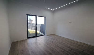 Apartament de vanzare 3 camere Visani 161989