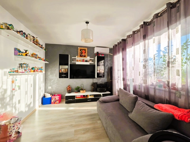 Apartament 3 camere - Podul de Fier