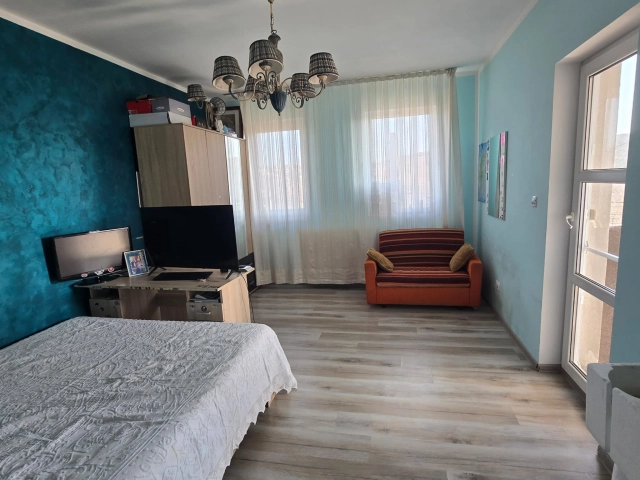 Apartament 5 camere - Breazu