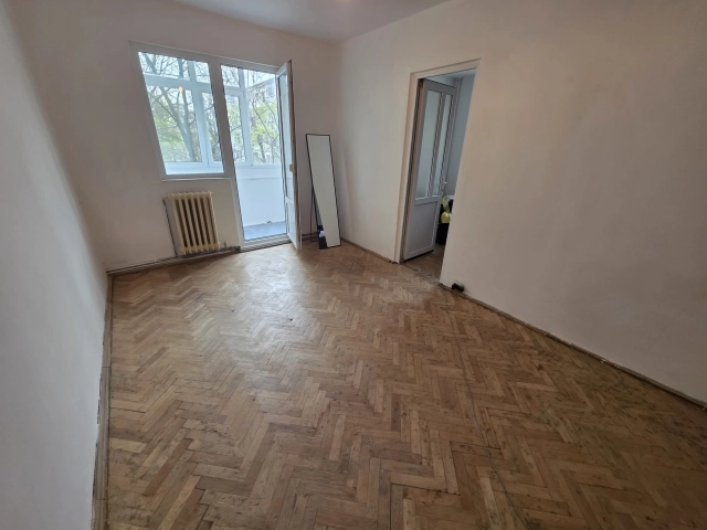 Apartament 3 camere - Alexandru cel Bun