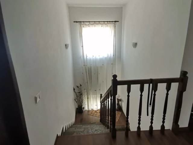 Apartament 7 camere - Bucium