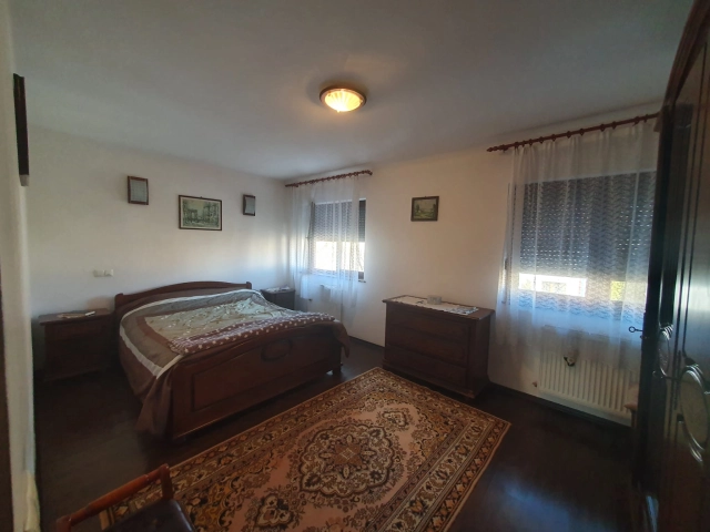 Apartament 5 camere - Popas Pacurari