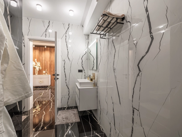 Apartament 6 camere - Podu Ros