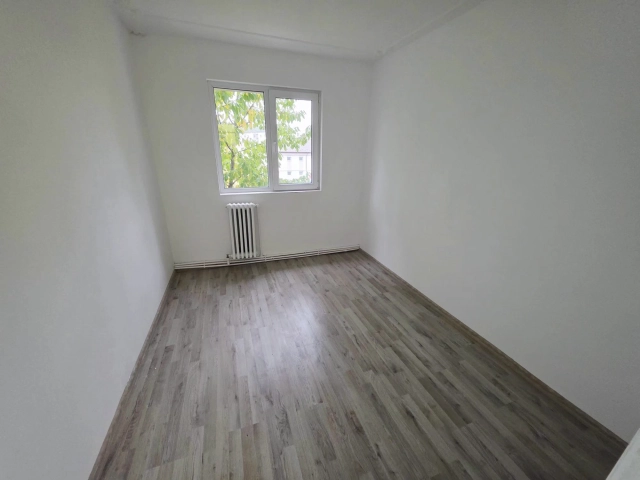 Apartament 3 camere - Alexandru cel Bun