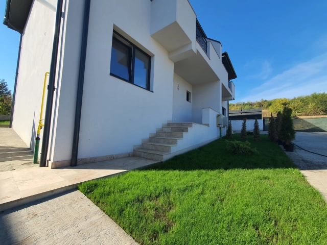 Apartament 4 camere - Visani