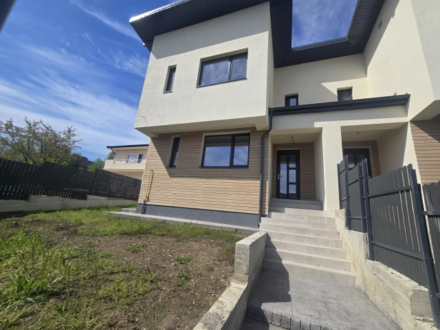 Apartament 4 camere - Popas Pacurari