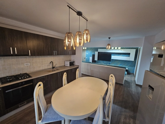 Apartament 3 camere - Tatarasi