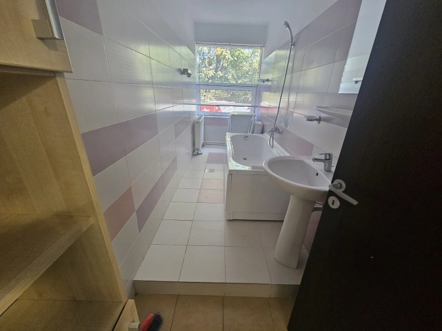 Apartament 2 camere - Podul de Fier
