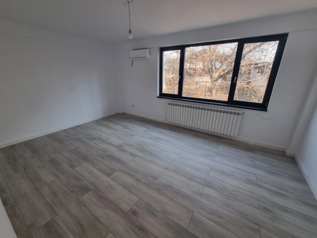 Apartament 3 camere - Tatarasi