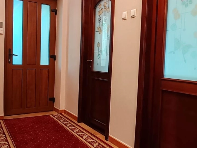 Apartament 5 camere - Tatarasi