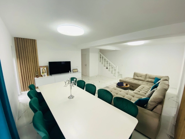 Apartament 4 camere - Breazu