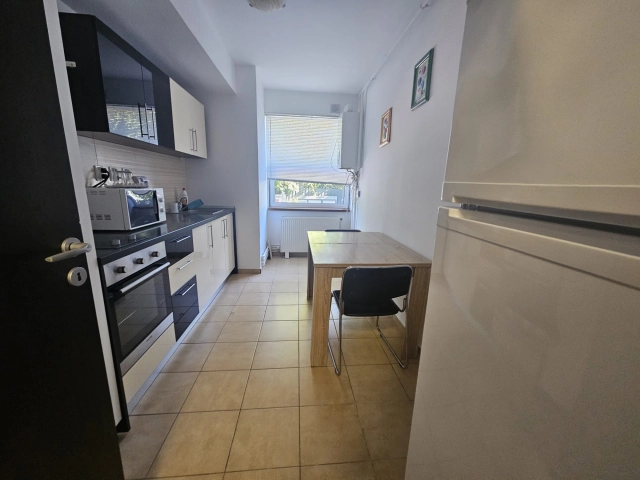 Apartament 2 camere - Podul de Fier
