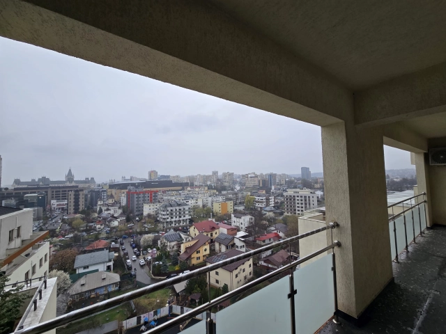 Apartament 3 camere - Centru