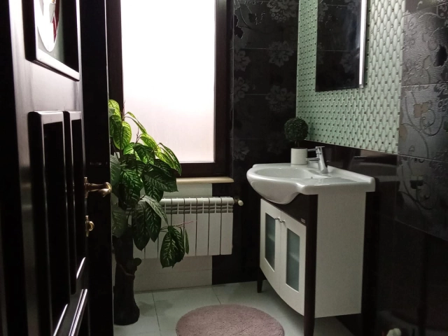 Apartament 8 camere - Bucium