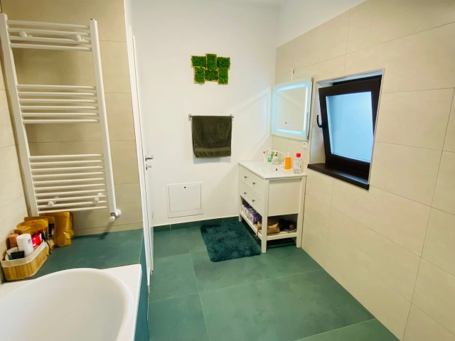 Apartament 4 camere - Breazu
