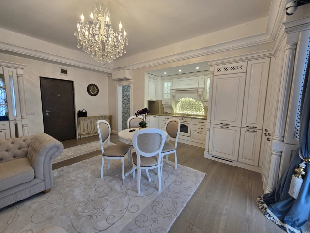 Apartament 3 camere - Centru