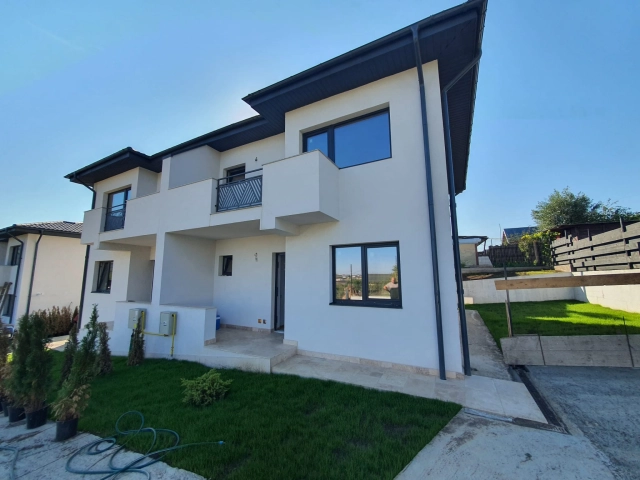 Apartament 4 camere - Visani