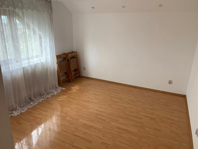 Apartament 5 camere - Miroslava