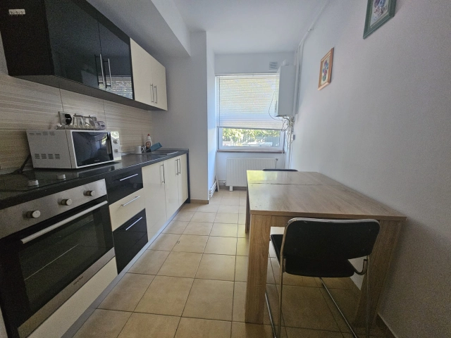 Apartament 2 camere - Podul de Fier