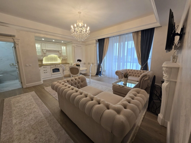 Apartament 3 camere - Centru