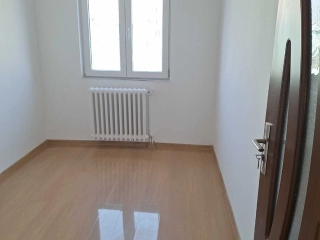 Apartament 3 camere - Alexandru cel Bun