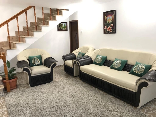Apartament 5 camere - Miroslava