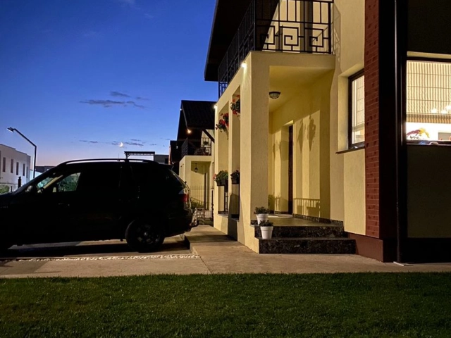 Apartament 4 camere - Breazu