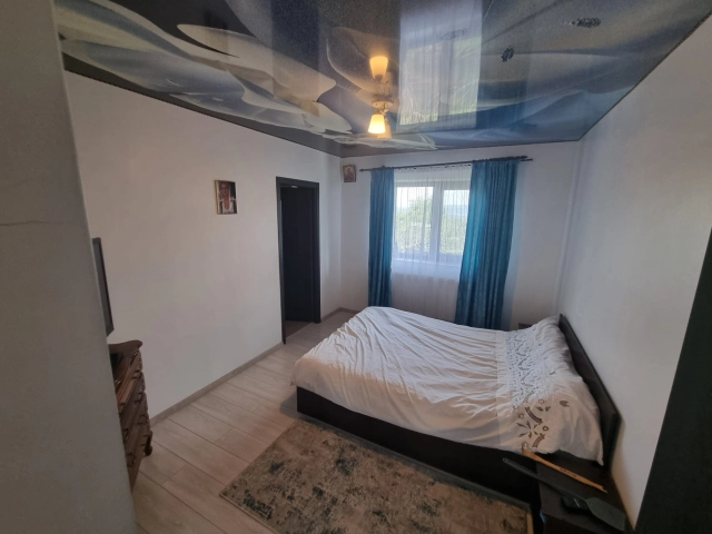 Apartament 4 camere - Aroneanu