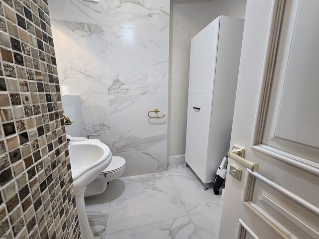 Apartament 3 camere - Centru