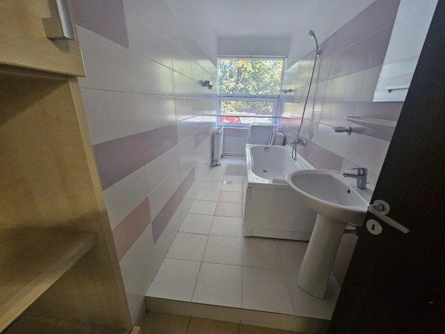 Apartament 2 camere - Podul de Fier